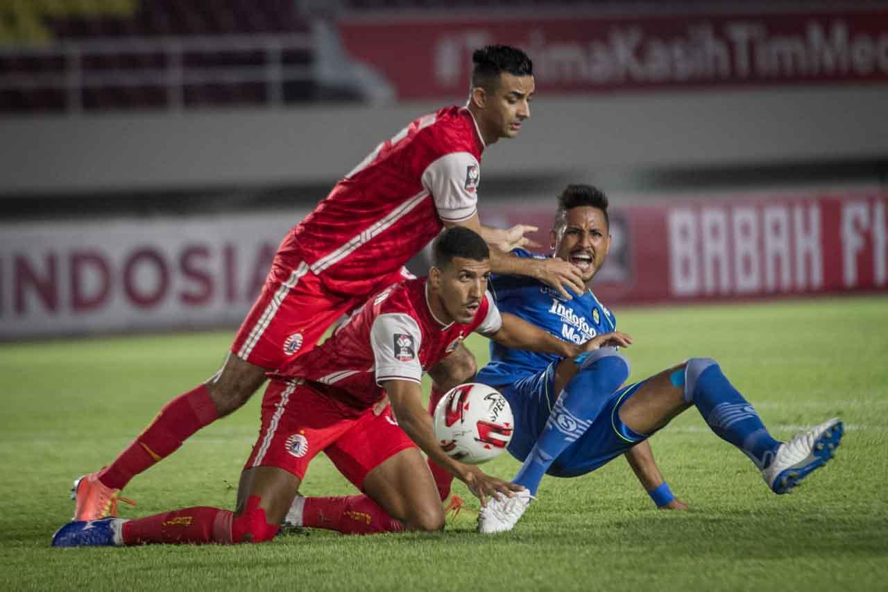 Taklukkan Persib, Persija...
