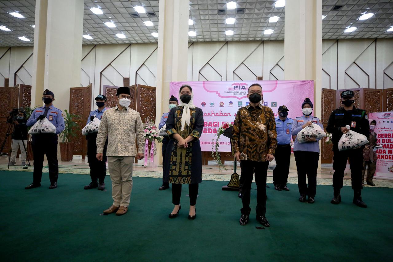 Bakti Sosial Persaudaraan...