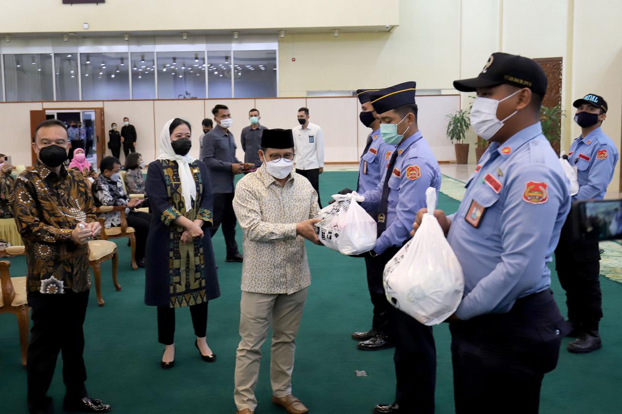 Bakti Sosial Persaudaraan...