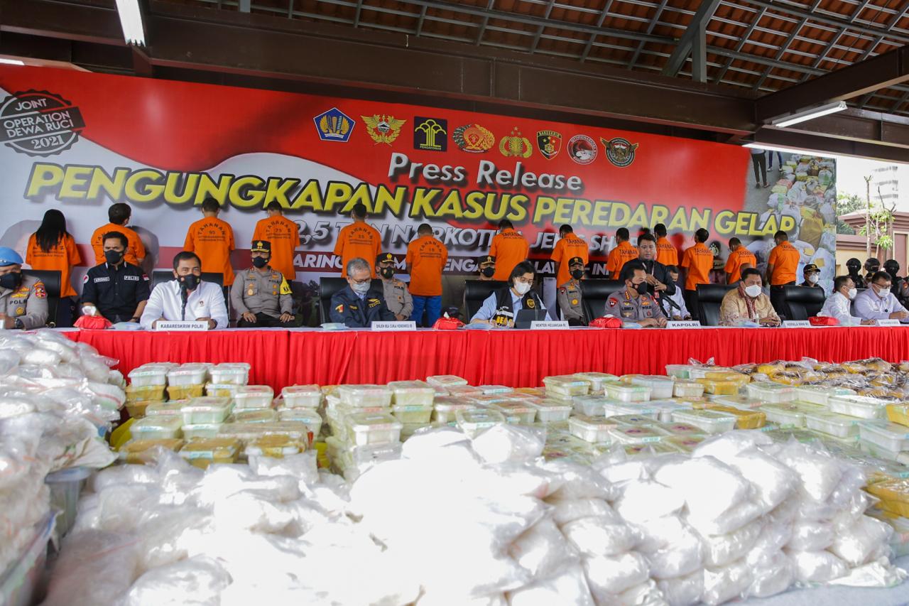 Mabes Polri Amankan...