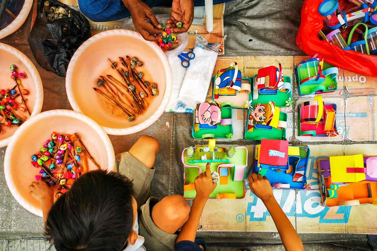 Berburu Kelomang Warna-Warni...