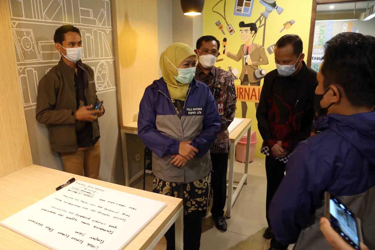Gubernur Khofifah Resmikan...