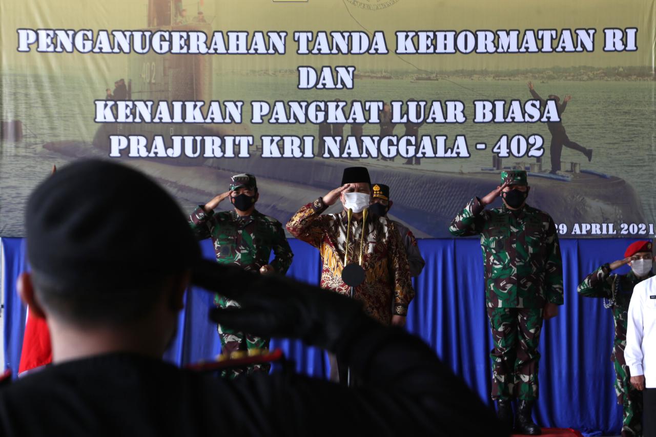 Penuh Haru, Menhan Prabowo...