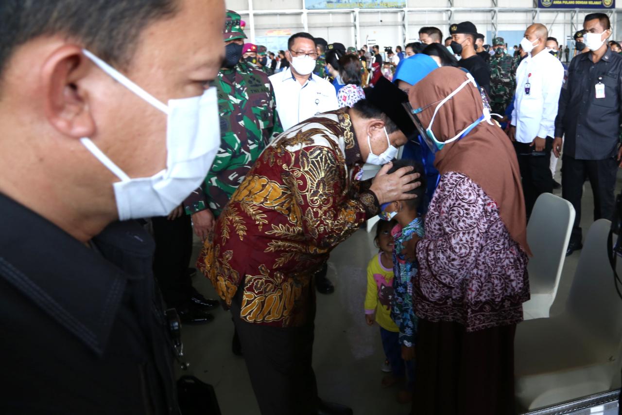 Penuh Haru, Menhan Prabowo...