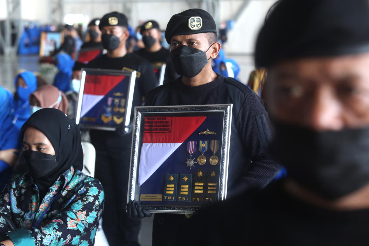 Penuh Haru, Menhan Prabowo...