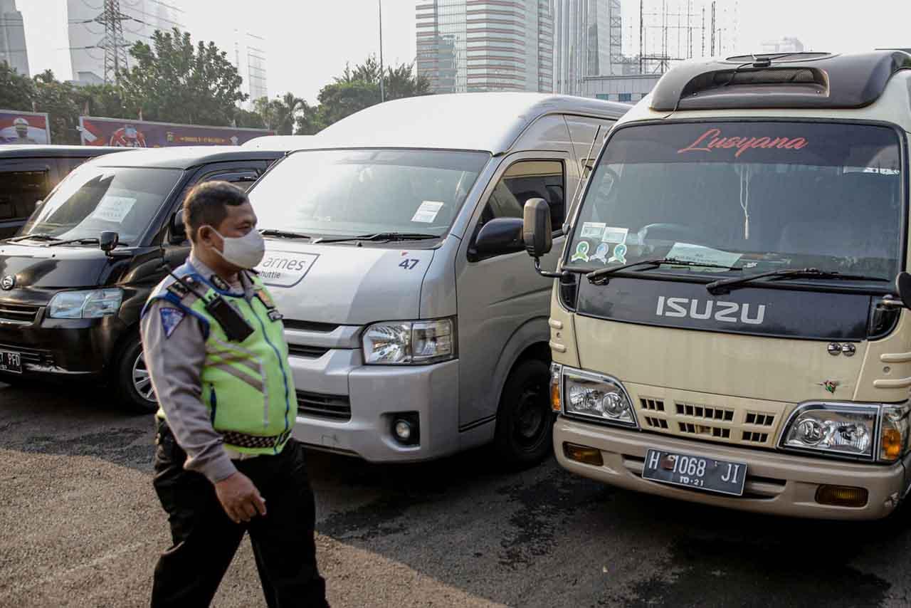 Nekat Angkut Pemudik,...