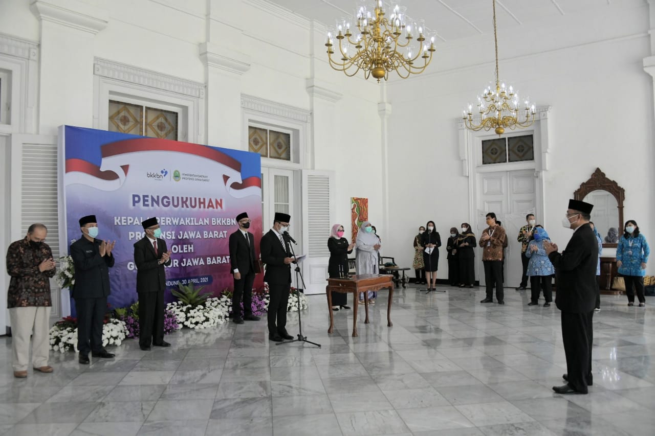 Ridwan Kamil Lantik...