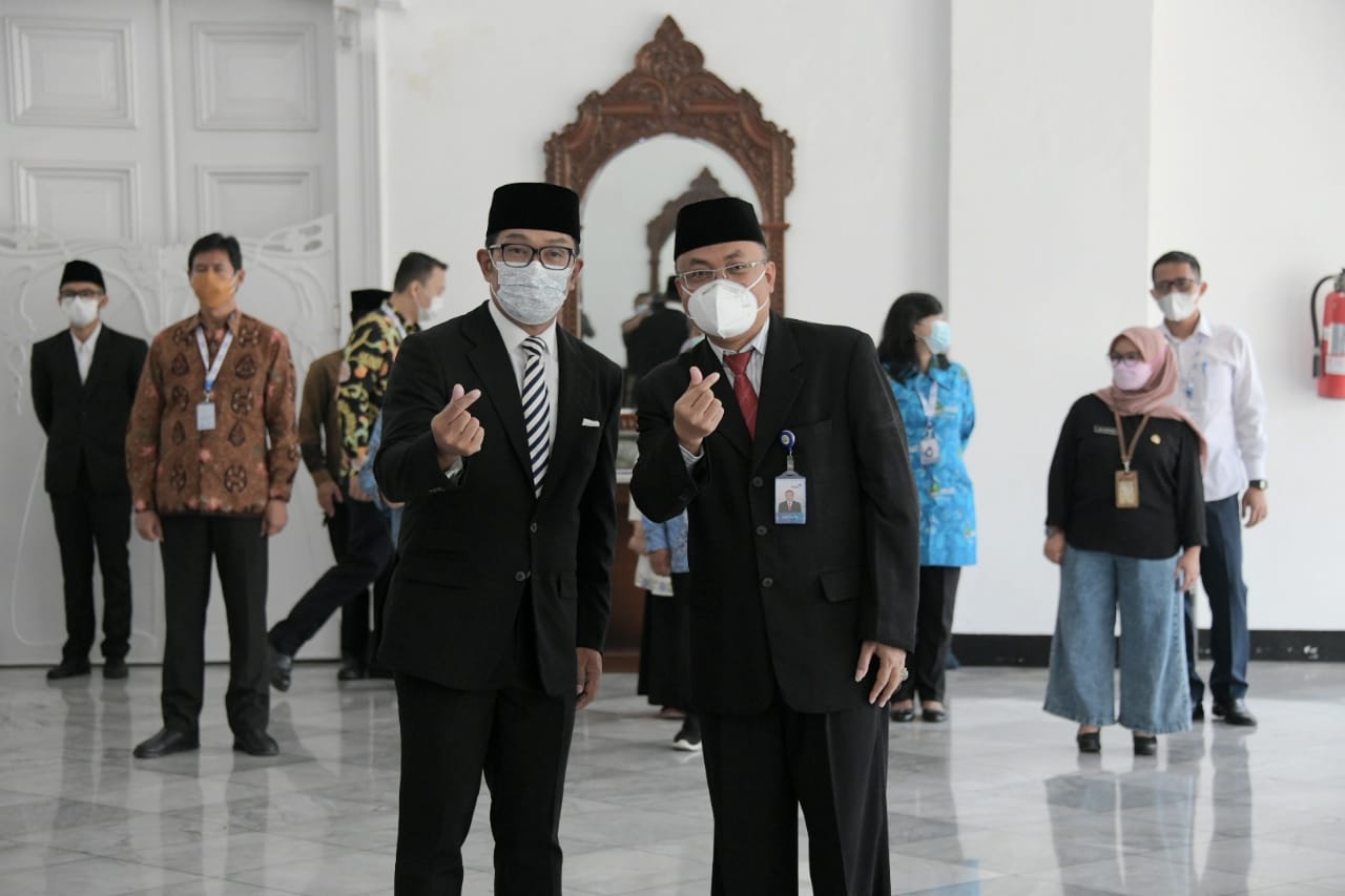 Ridwan Kamil Lantik...
