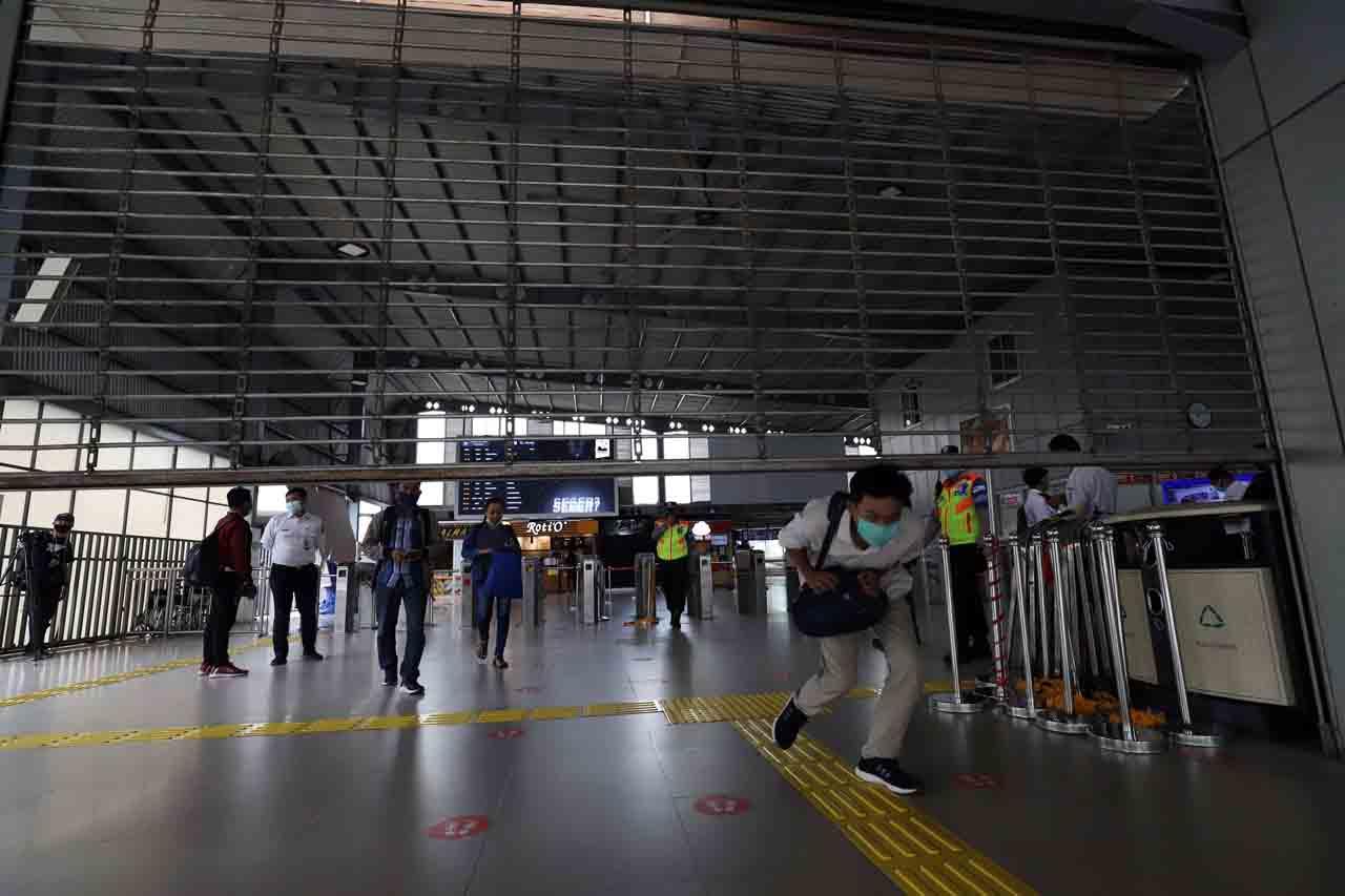 Pembatasan Jam Operasional...