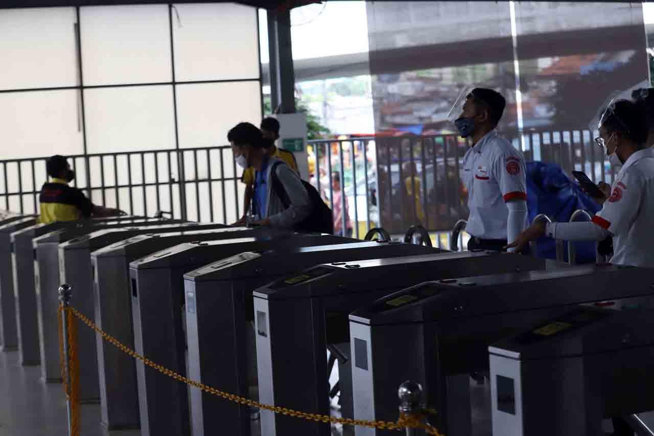 Pembatasan Jam Operasional...