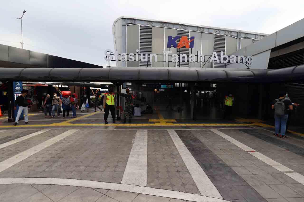 Pembatasan Jam Operasional...