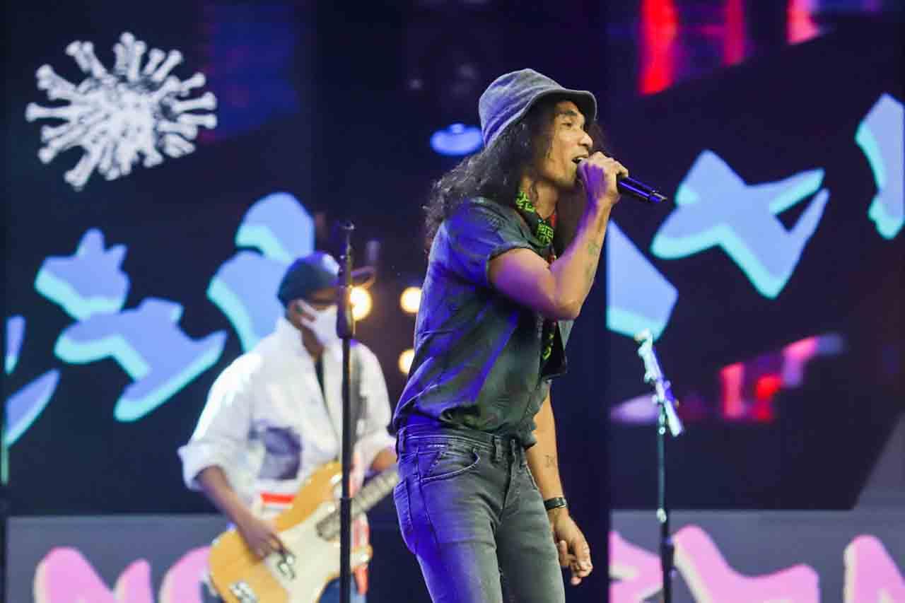 Slank Meriahkan Panggung...