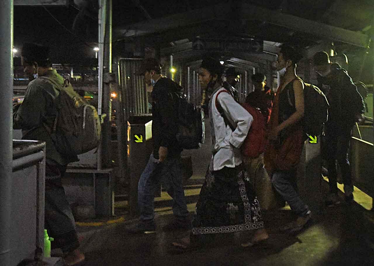 H-2 Larangan Mudik,...