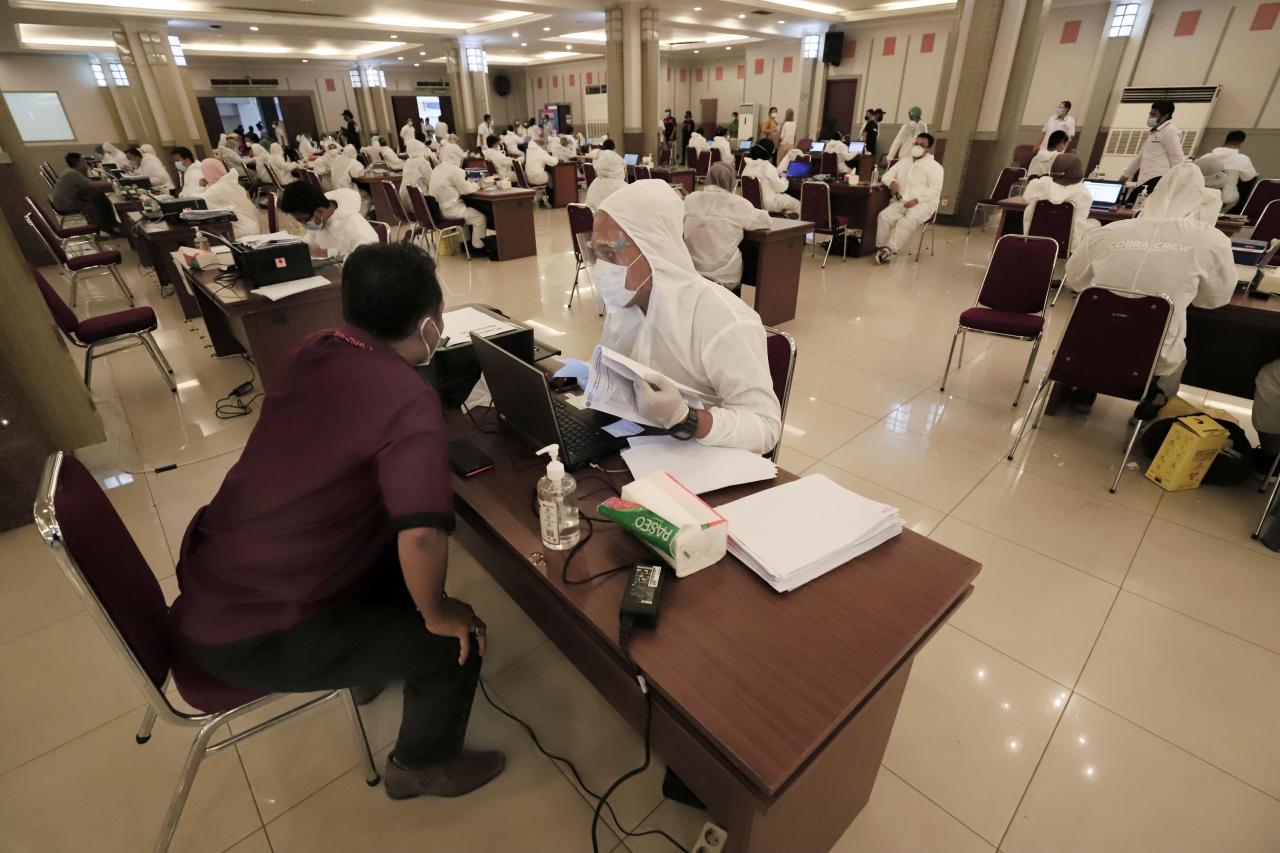 Vaksinasi Covid-19 untuk...