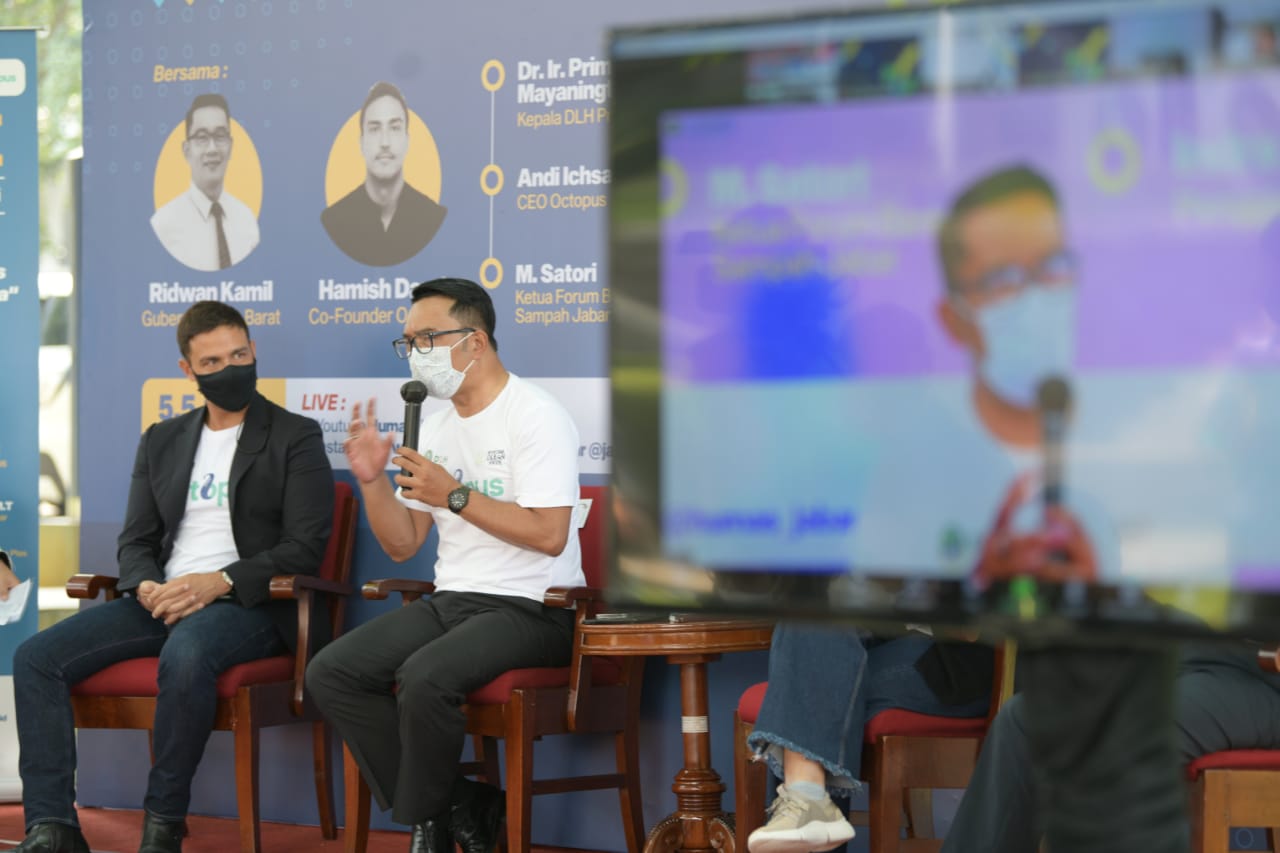 Ridwan Kamil Luncurkan...