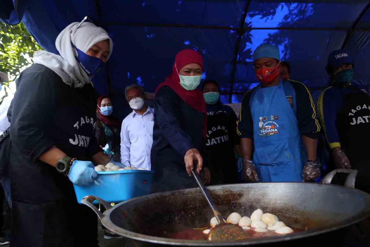 Gubernur Khofifah Tinjau...