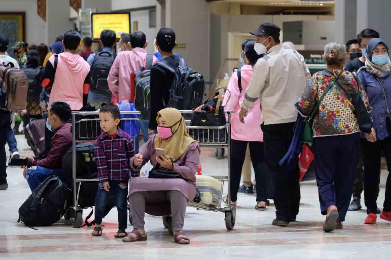 H-1 Larangan Mudik,...