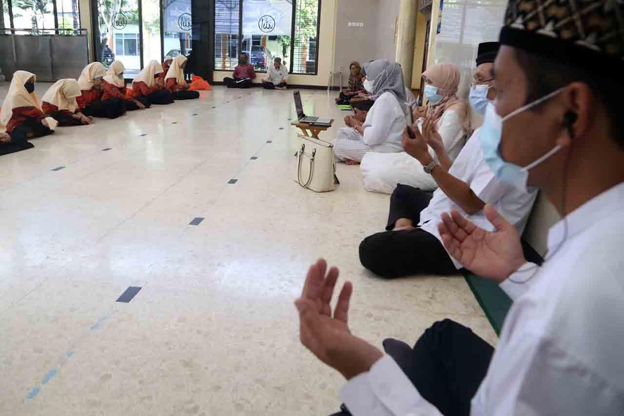 Potret Kerekatan Siti...
