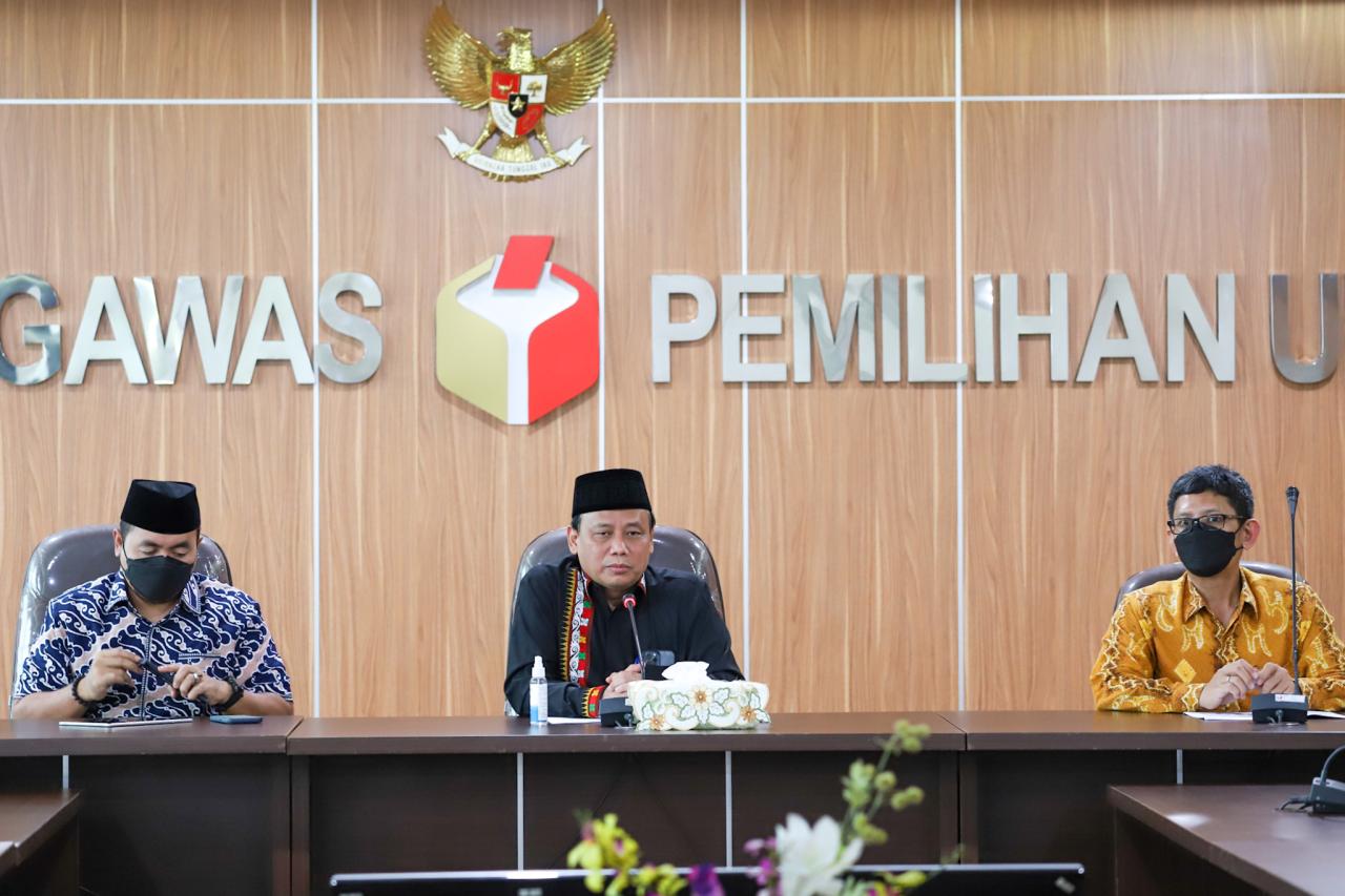 Evaluasi Pelaksanaan...