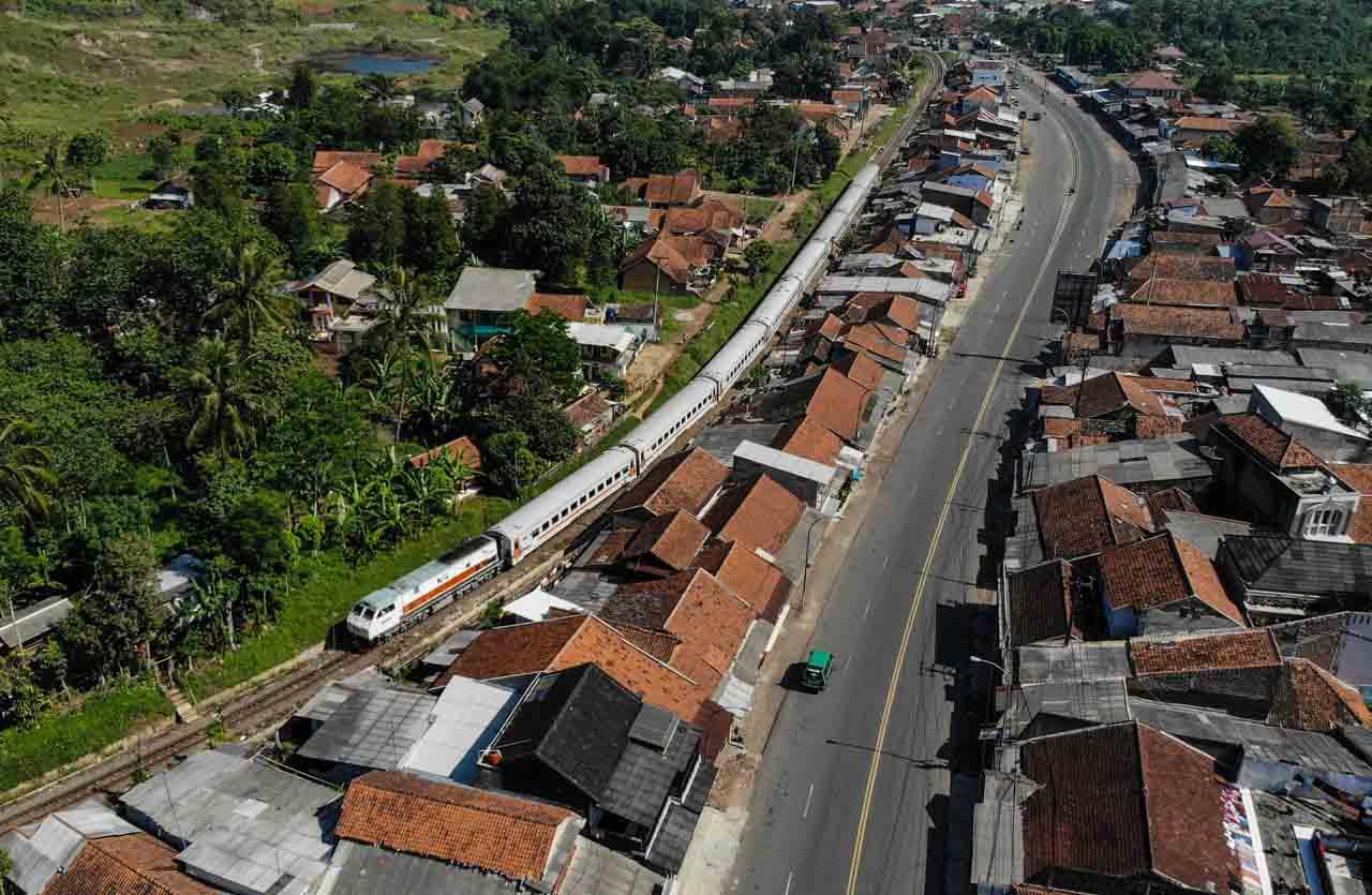 Suasana Sepi di Jalur...