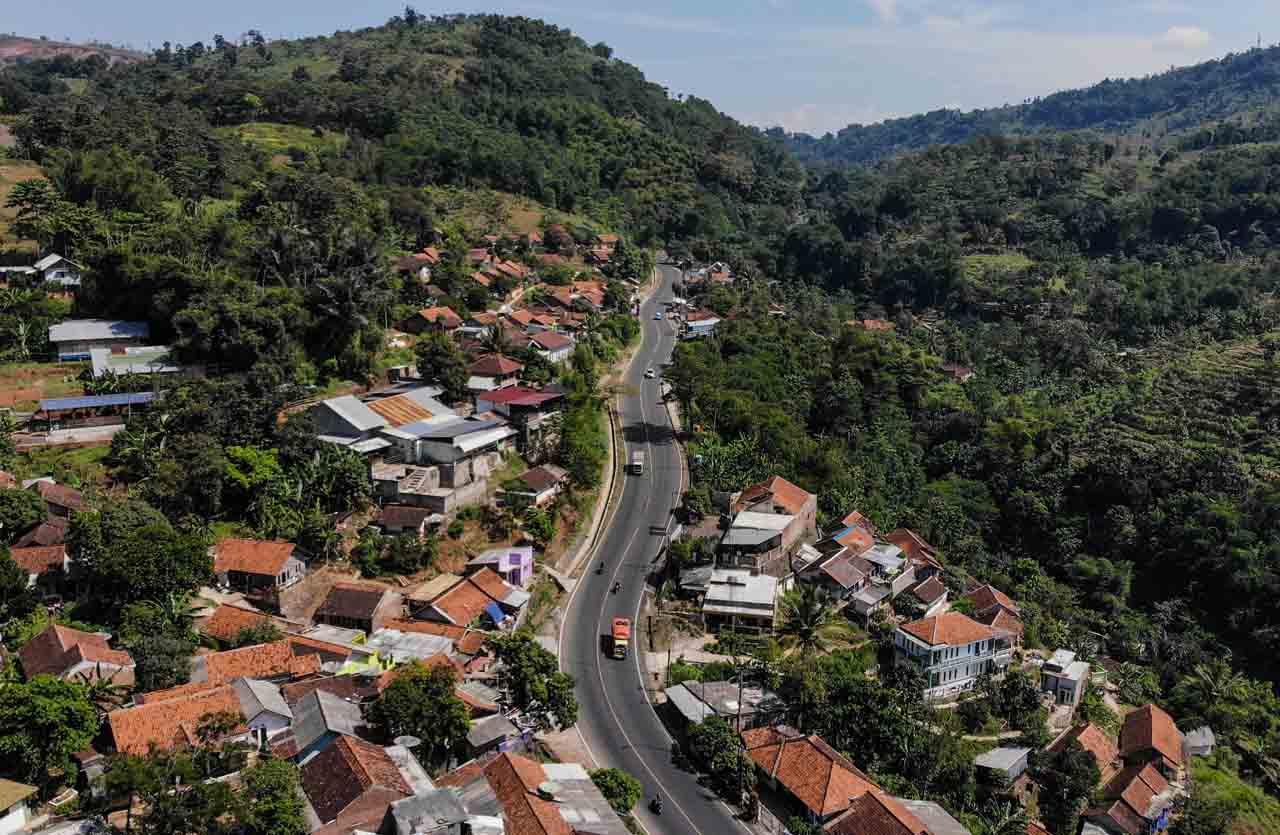 Suasana Sepi di Jalur...