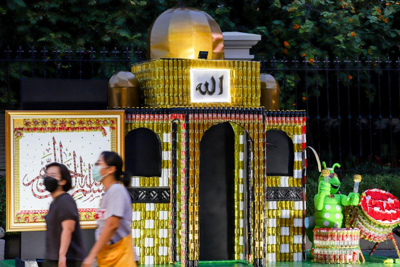 Miniatur Masjid dari...
