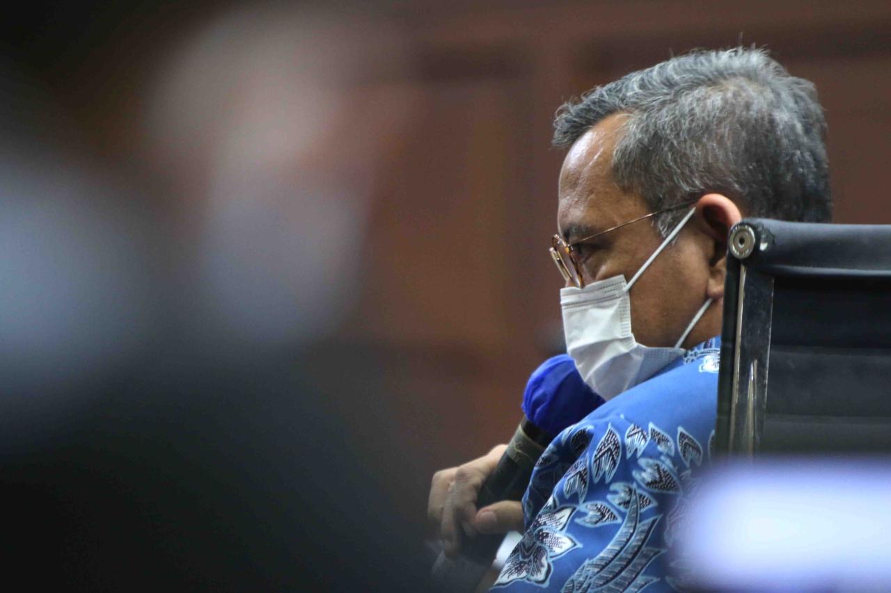 Sidang Lanjutan Juliari...