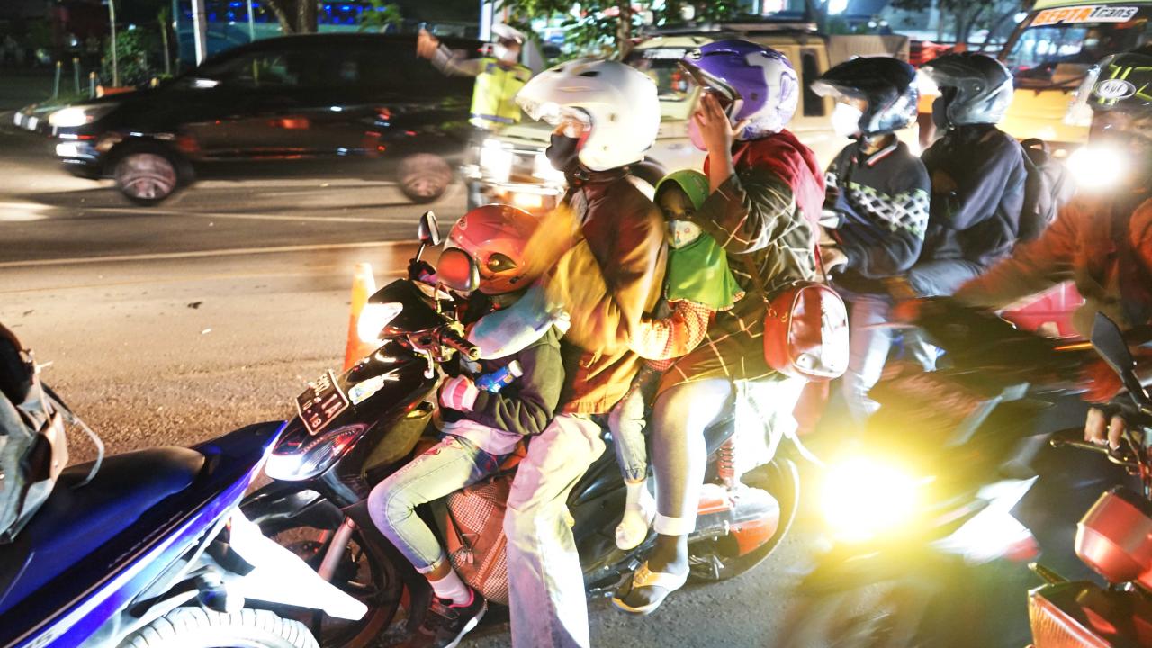 Potret Bocah-Bocah Tangguh...