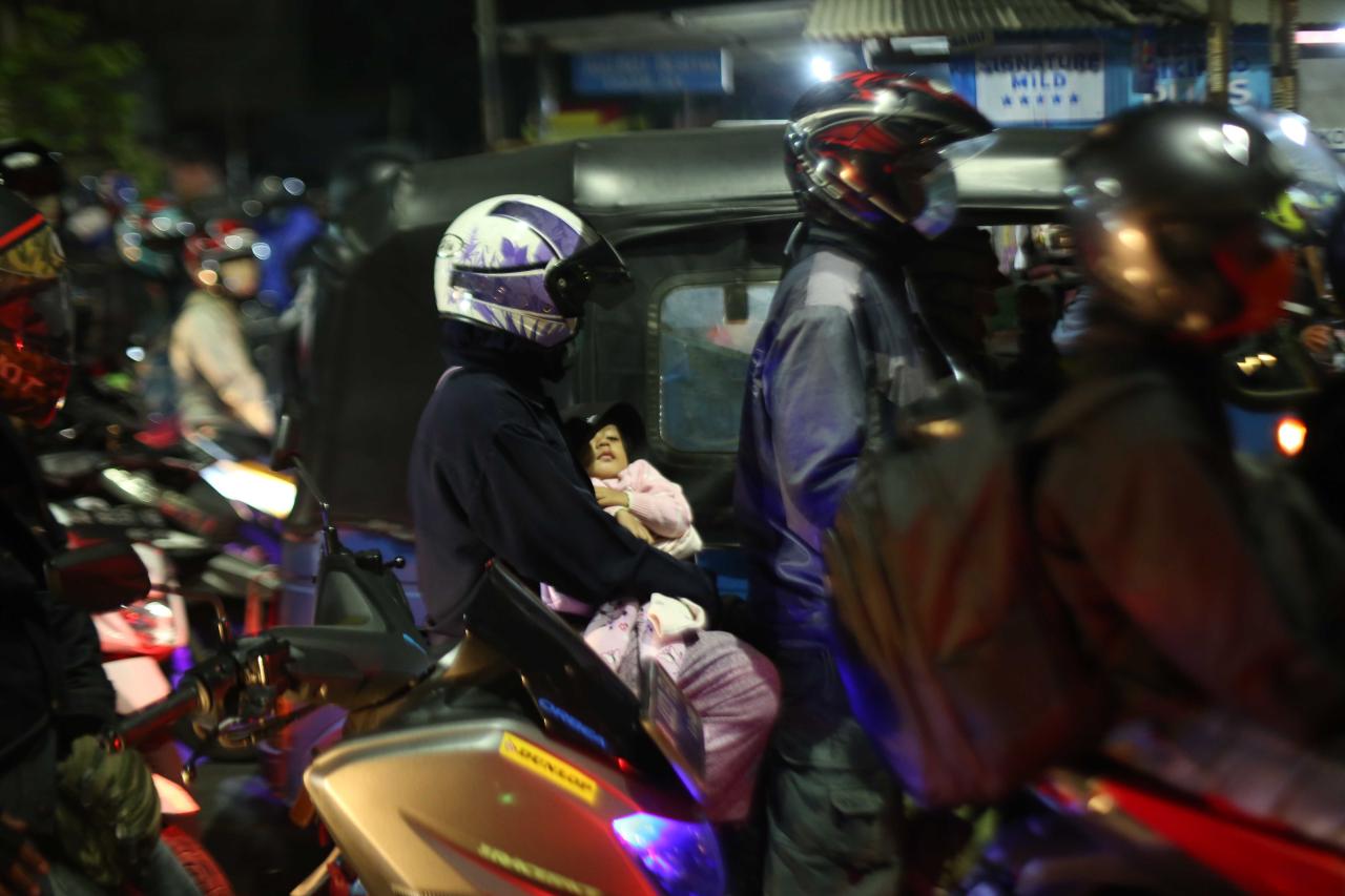 Potret Bocah-Bocah Tangguh...