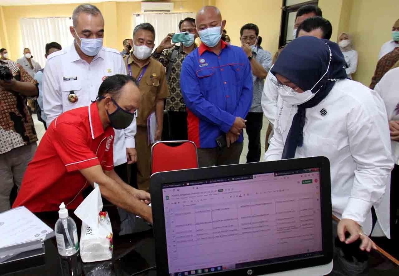 Menaker dan Bupati Tangerang...