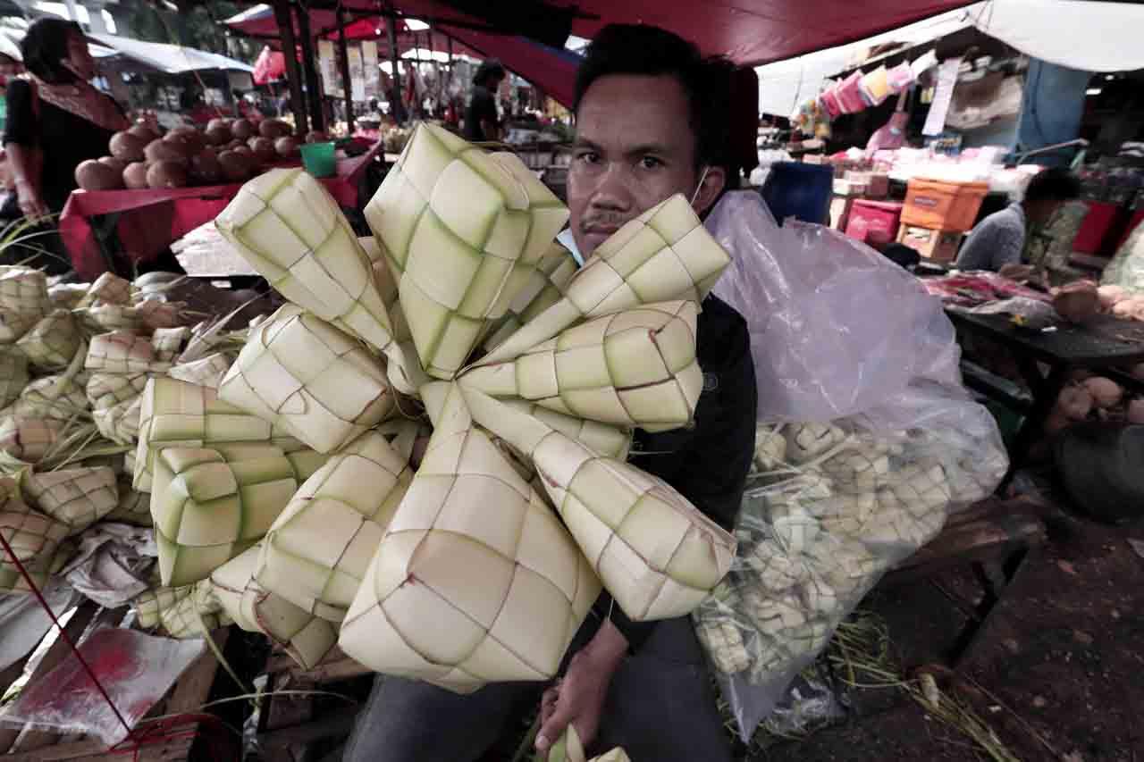 Jelang Lebaran, Omzet...