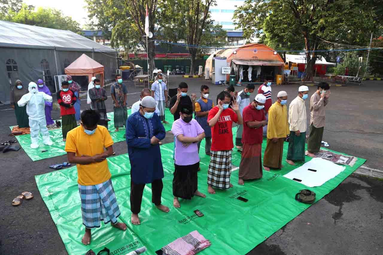 Tenaga Medis dan Pasien...