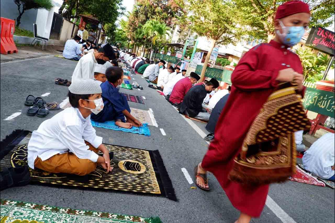 Walikota Makassar Gelar...