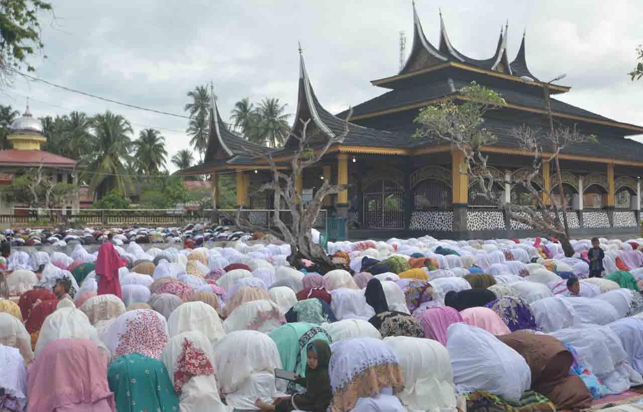 Jamaah Tarekat Syattariyah...