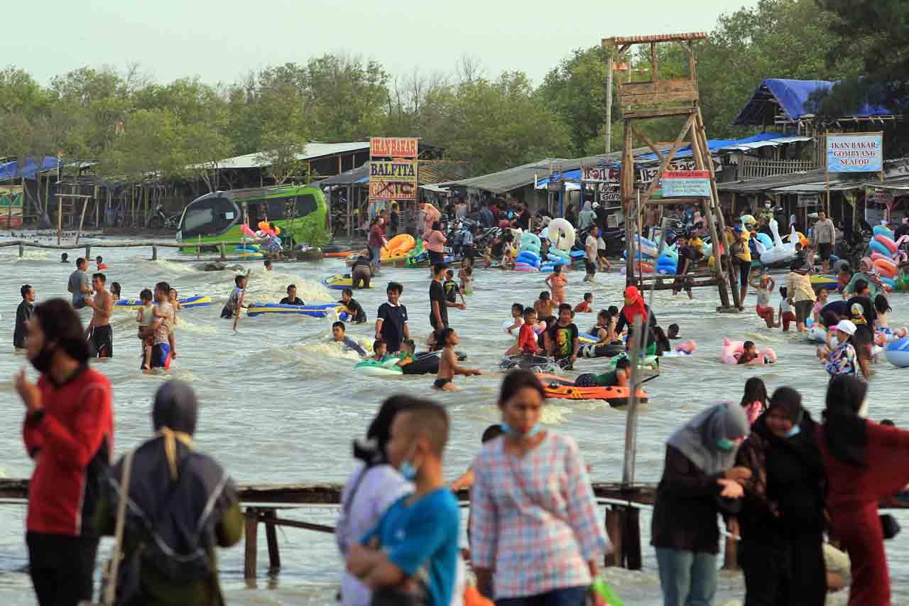 Meski Dilarang, Warga...