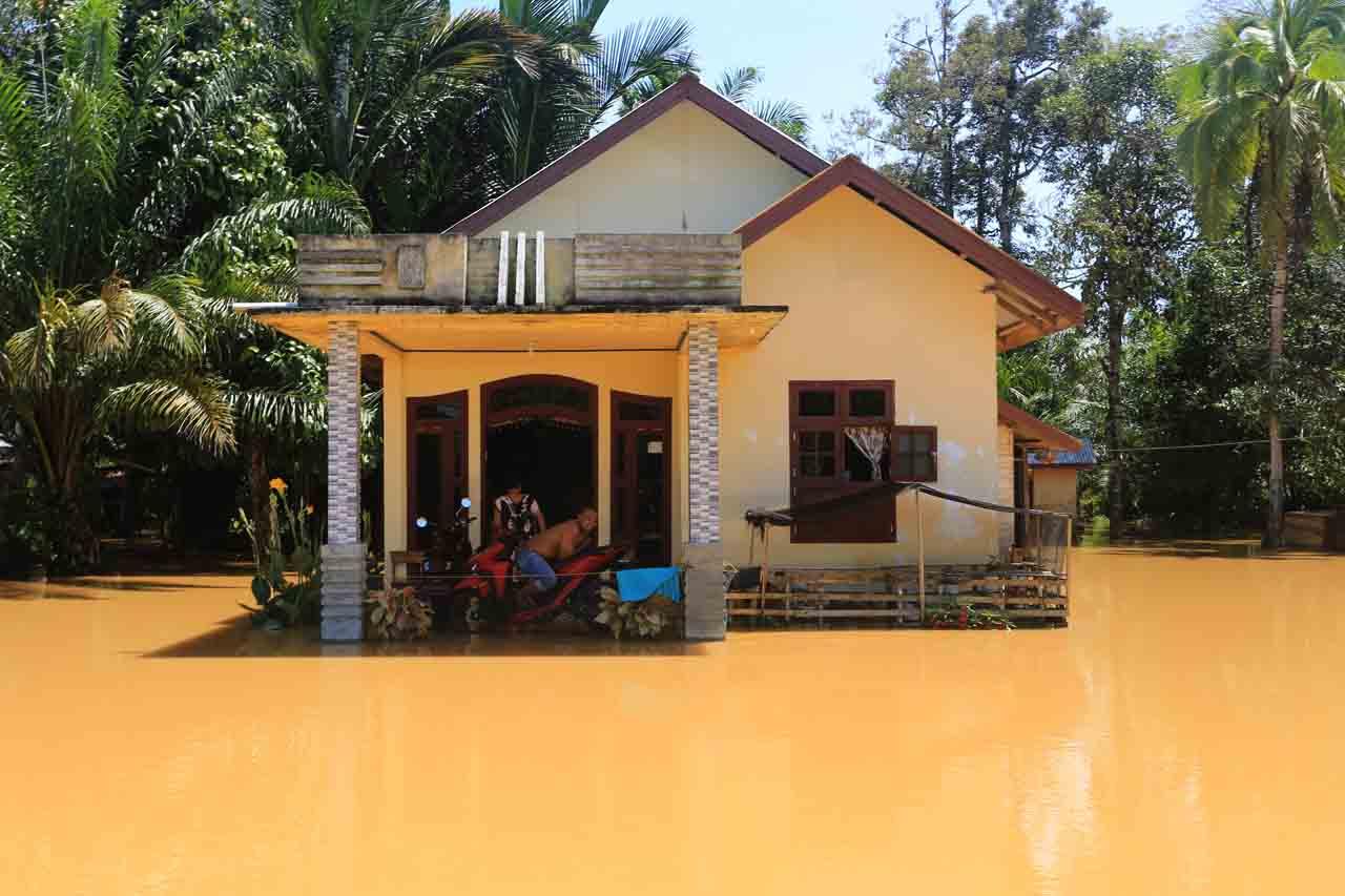 Banjir Rendam Puluhan...
