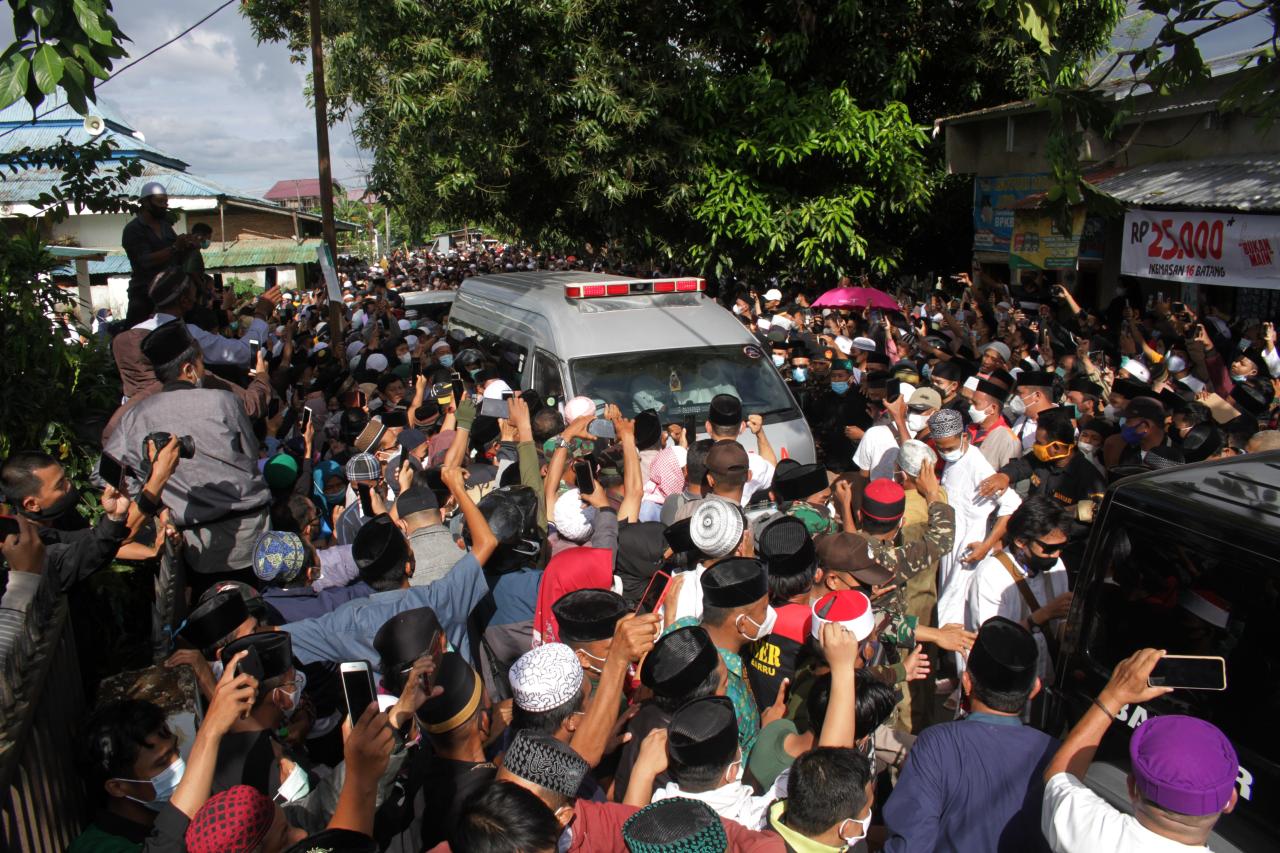 Ratusan Pelayat Hadiri...