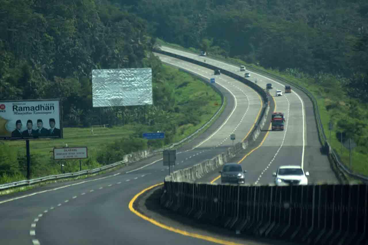 Jalan Tol Semarang-Solo...