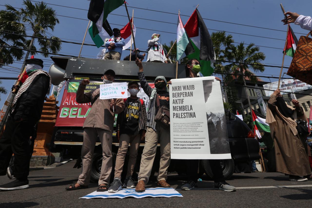 Bela Palestina, Massa...