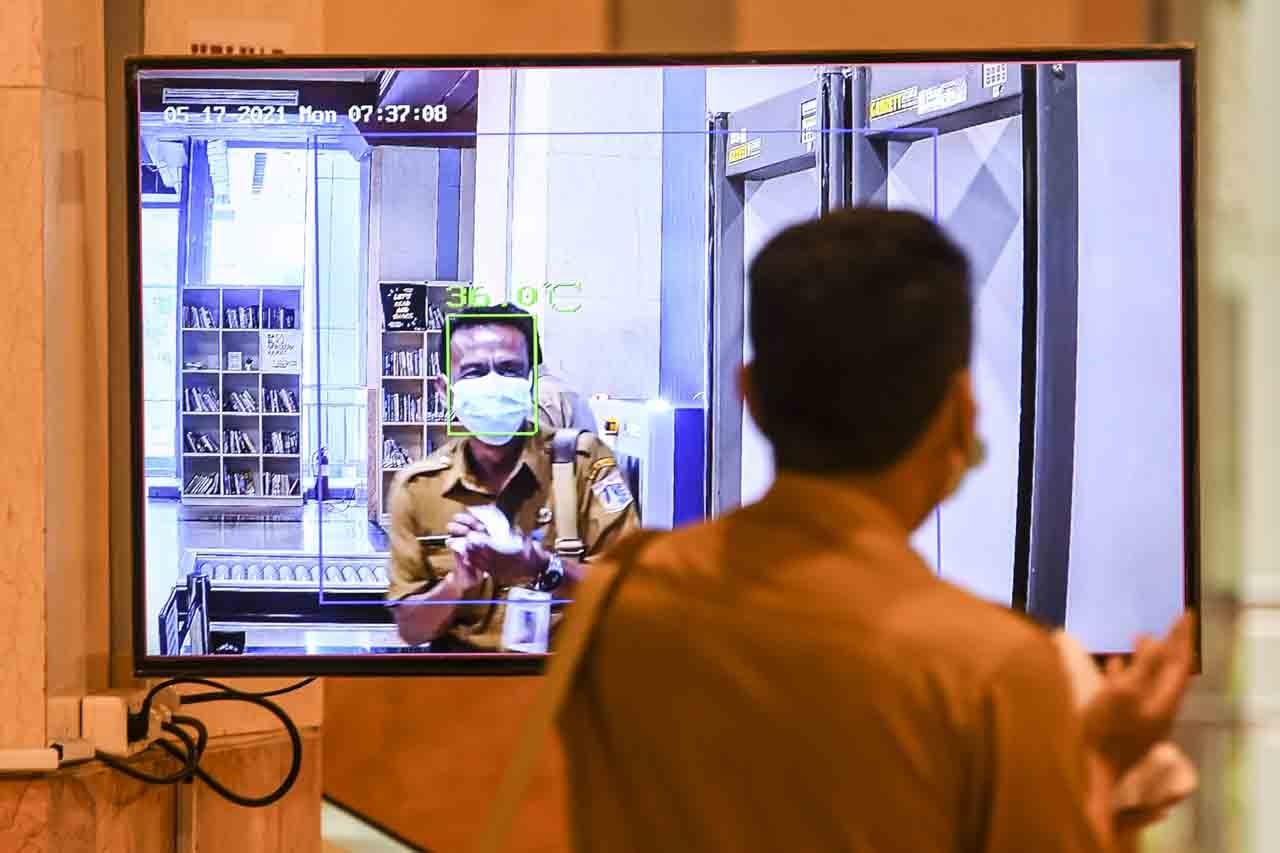 PNS DKI Kembali Masuk...