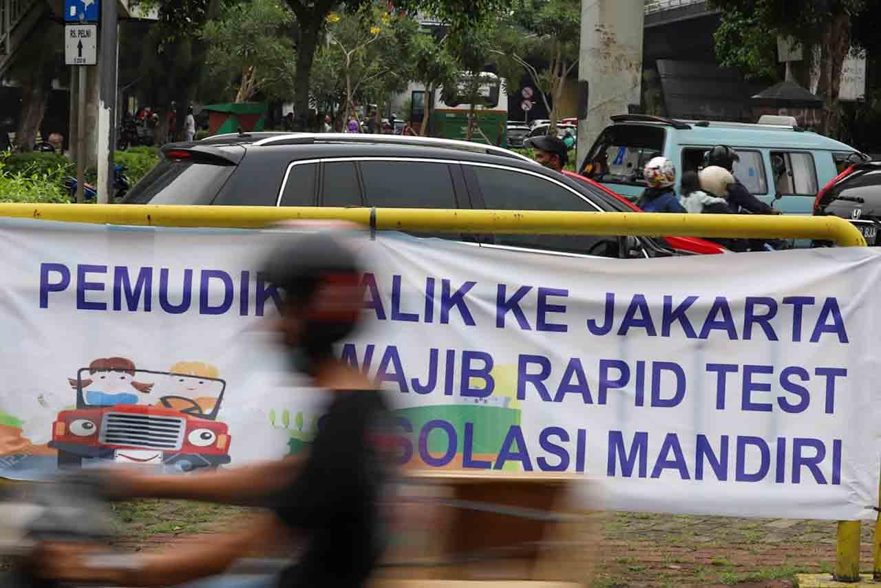 Ramai Spanduk Tolak...
