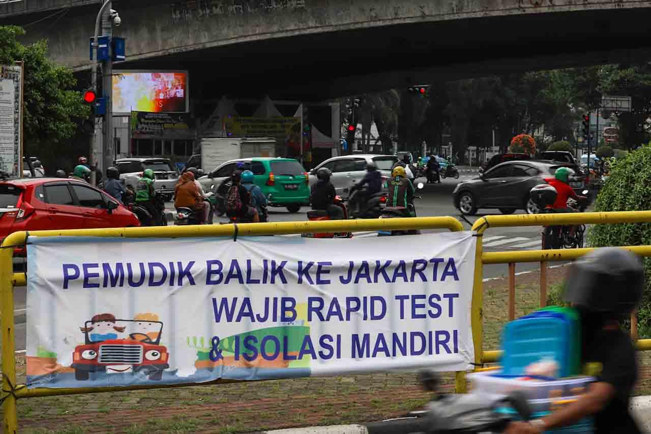 Ramai Spanduk Tolak...
