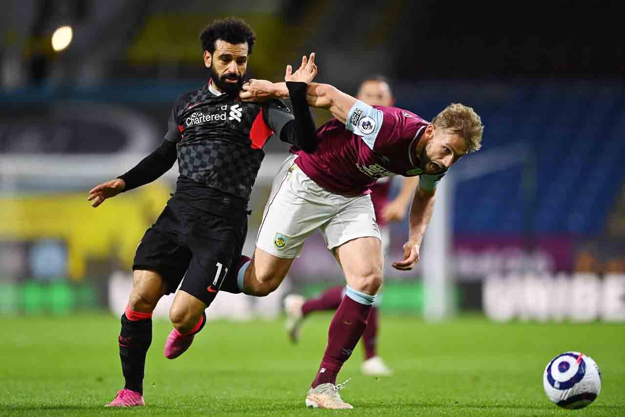 Sikat Burnley 3-0, Liverpool...