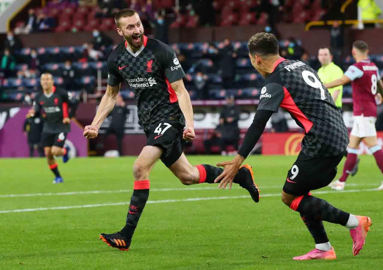 Sikat Burnley 3-0, Liverpool...