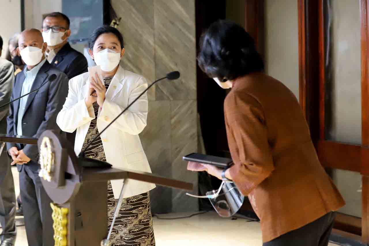 Rapat Paripurna DPR...