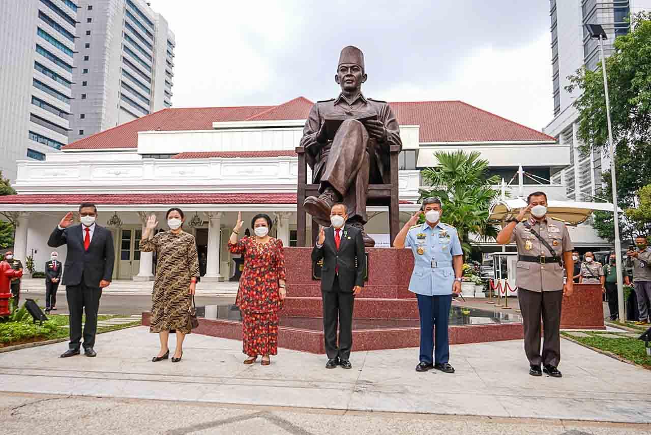 Peresmian Monumen Bung...