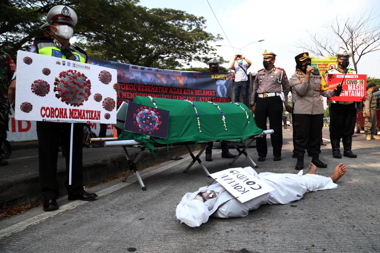 Pocong Korban Covid-19...