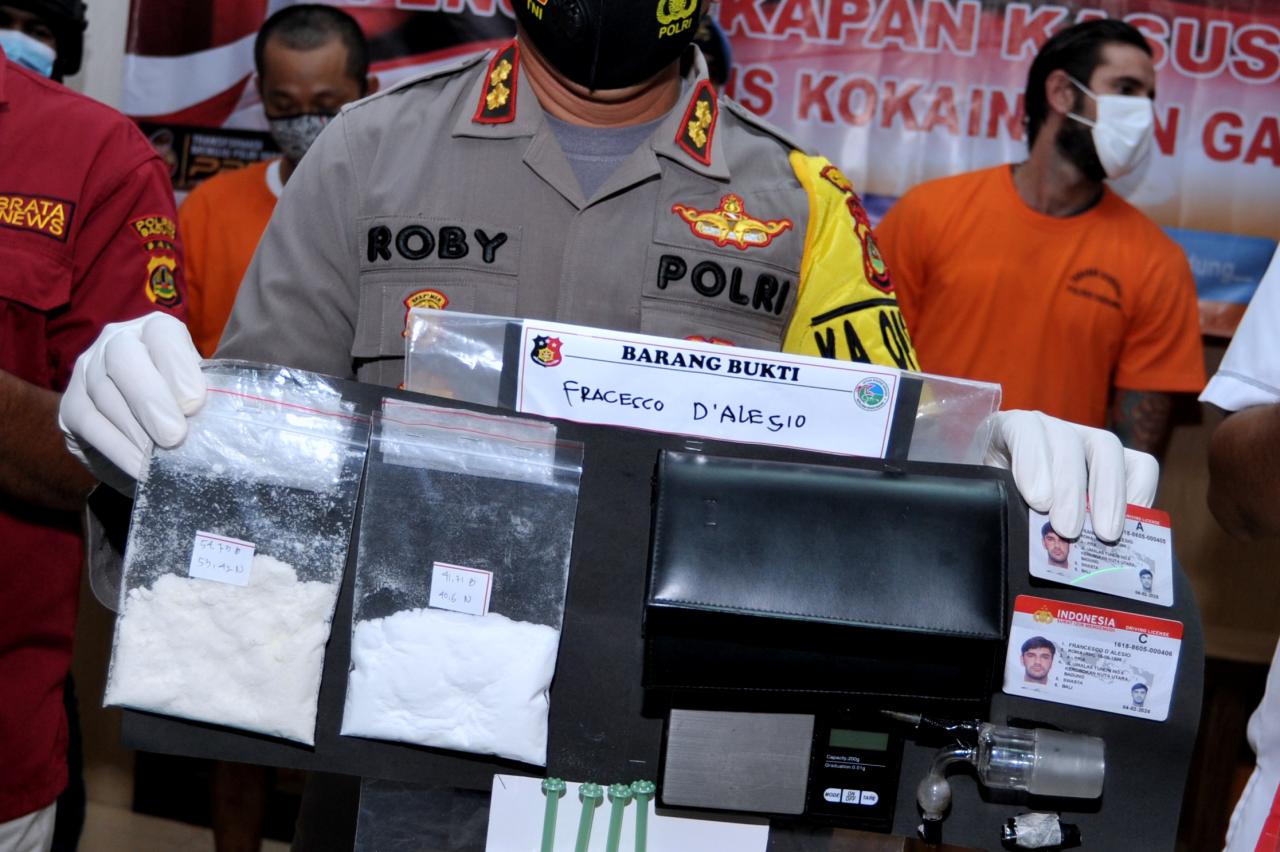 Tinggal di Bali Selama...