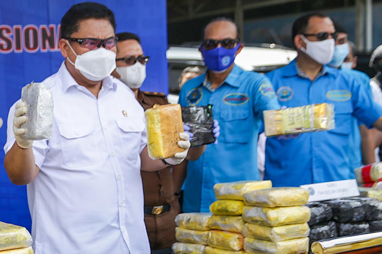 BNN Musnahkan Ratusan...
