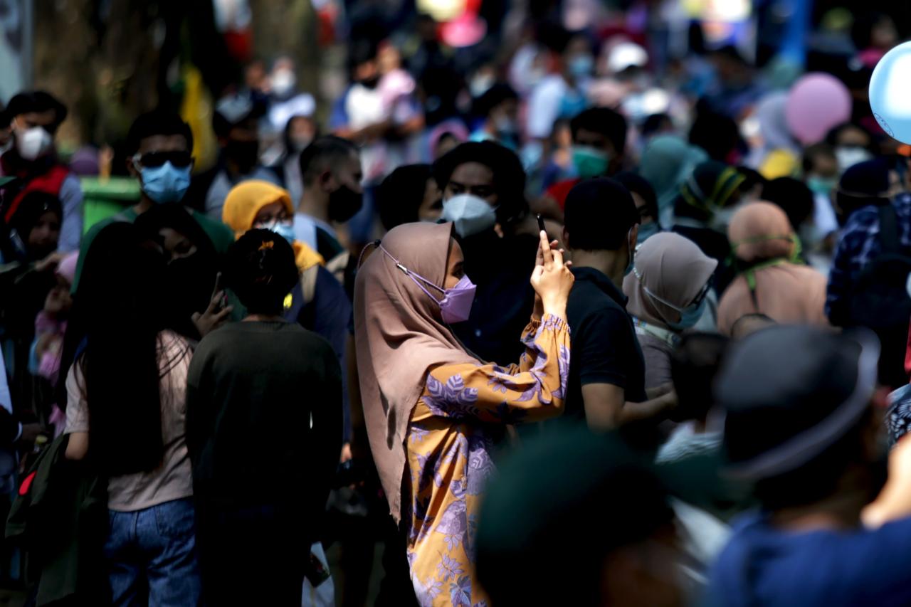 Libur Waisak, Warga...